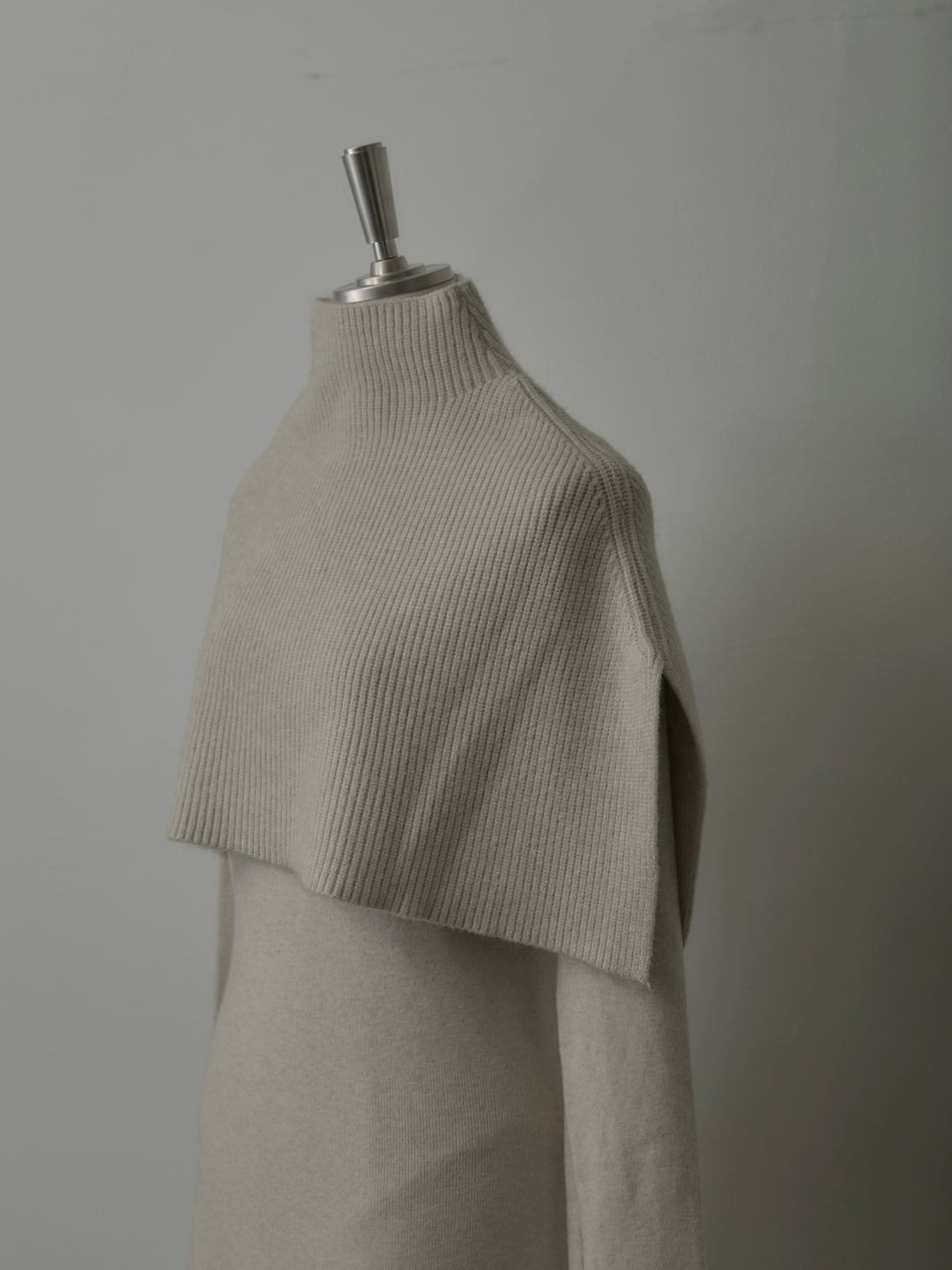 ケープ付きリブニットロングワンピース