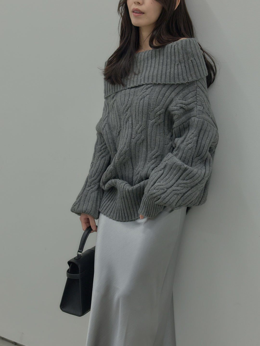 ケーブル編みルーズオフショルニットプルオーバー