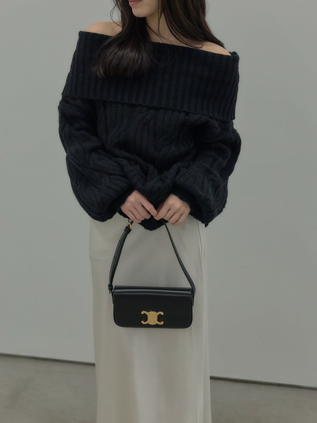 ケーブル編みルーズオフショルニットプルオーバー