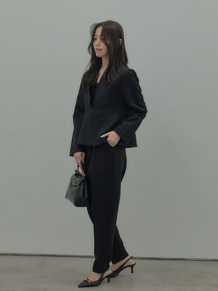 コントゥアフロントホックノーカラージャケット