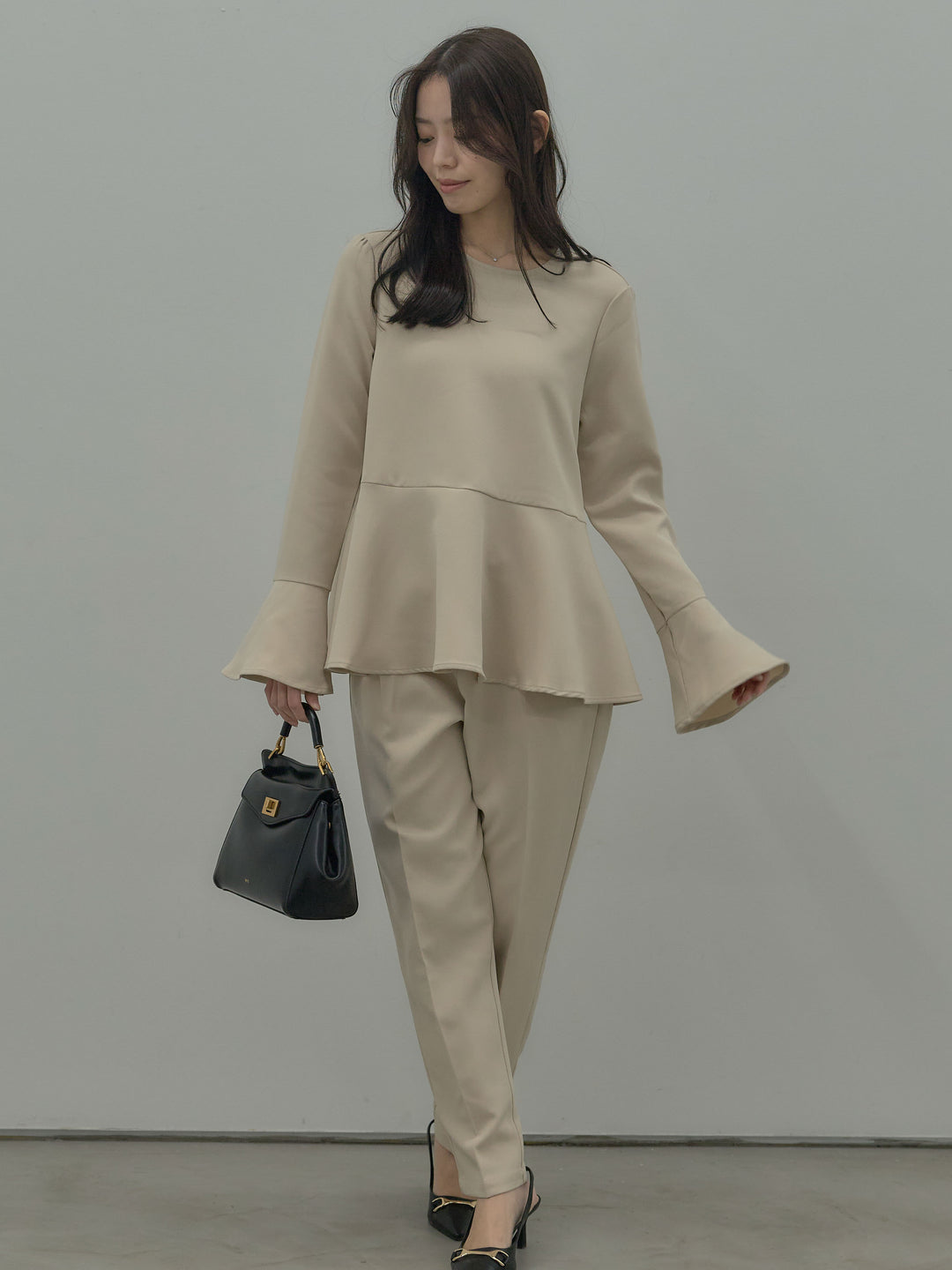 【SET】ラウンドネックベルスリーブペプラムブラウス+ハイウエストデザインパンツ(2set)