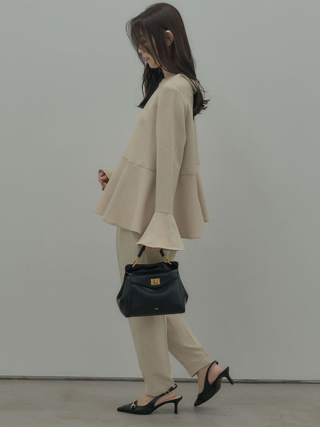 【SET】ラウンドネックベルスリーブペプラムブラウス+ハイウエストデザインパンツ(2set)