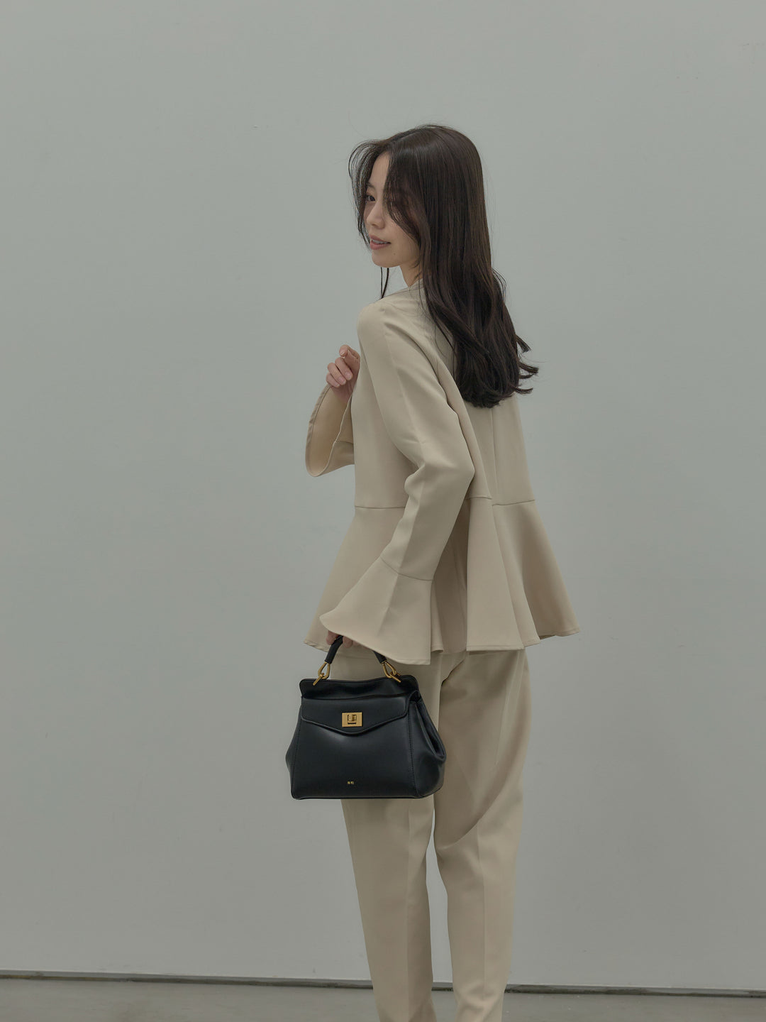 【SET】ラウンドネックベルスリーブペプラムブラウス+ハイウエストデザインパンツ(2set)