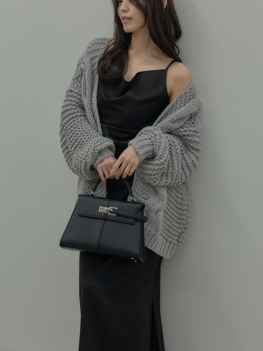 【SET】   ローゲージ編みニットカーディガン+【Essential】サテンドレープキャミワンピ(2set)