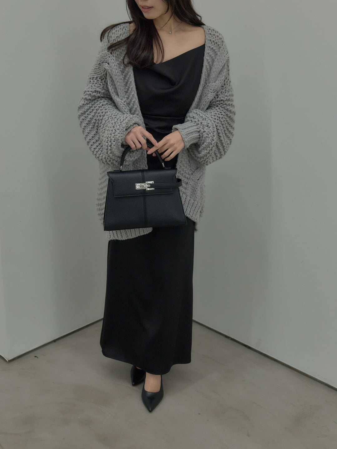 【SET】   ローゲージ編みニットカーディガン+【Essential】サテンドレープキャミワンピ(2set)