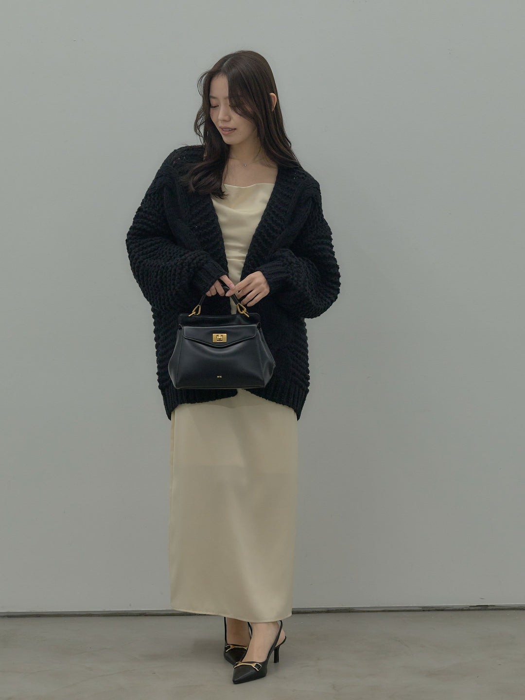 ローゲージ編みニットカーディガン