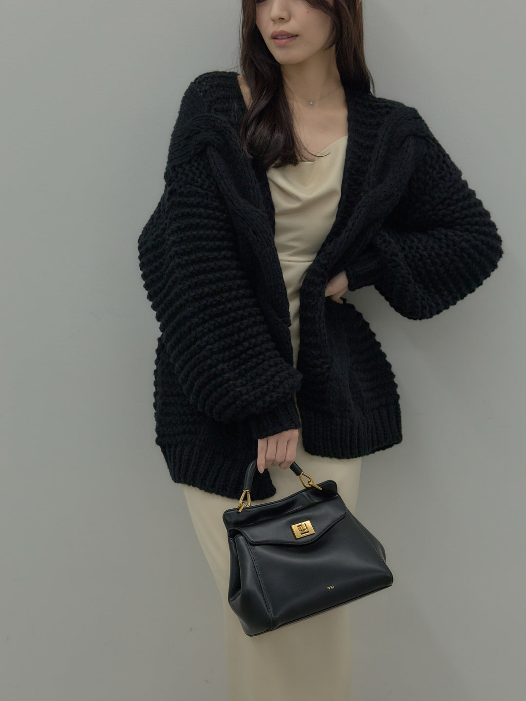 ローゲージ編みニットカーディガン