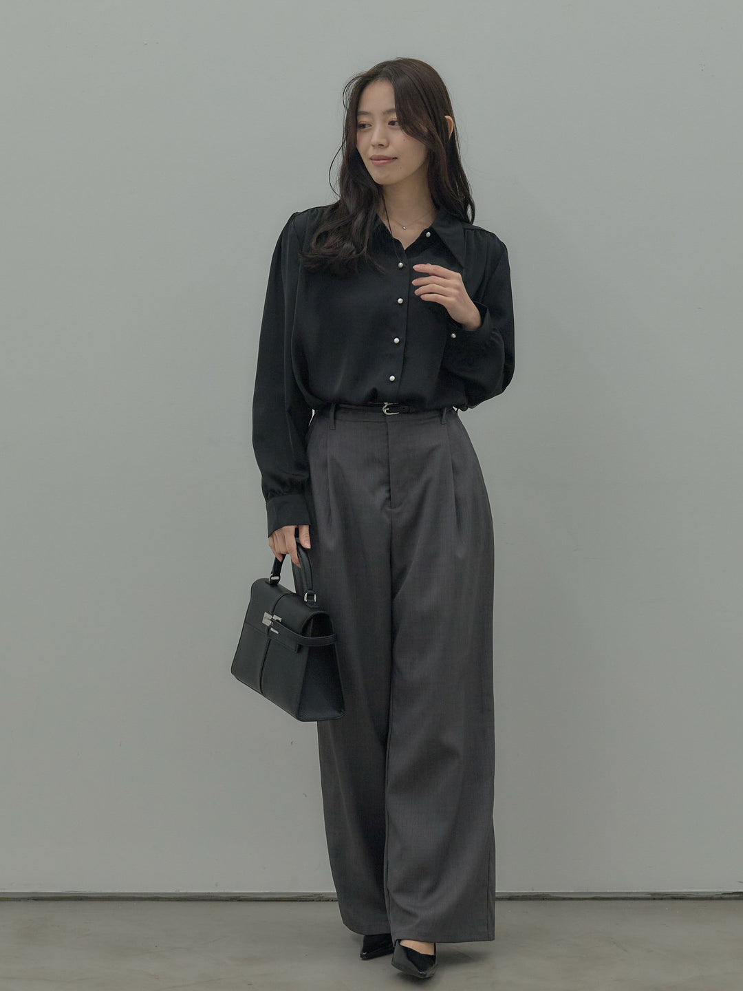 【SET】パールボタンサテンシャツ+ タックワイドパンツ(2set)