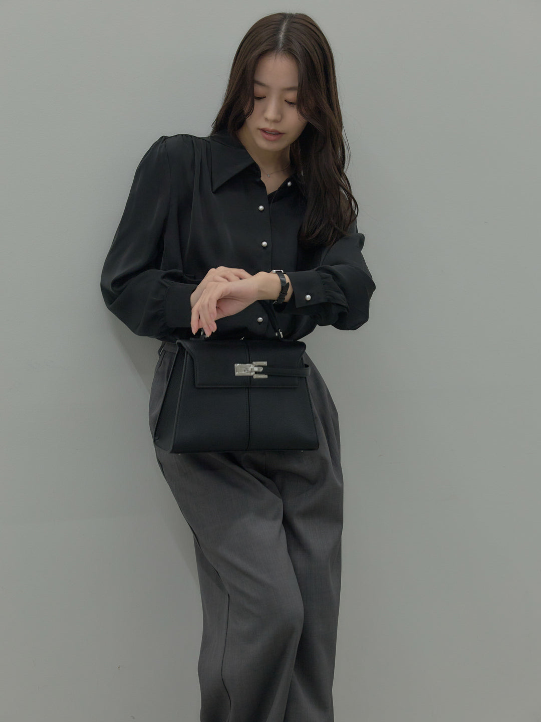 【SET】パールボタンサテンシャツ+ タックワイドパンツ(2set)