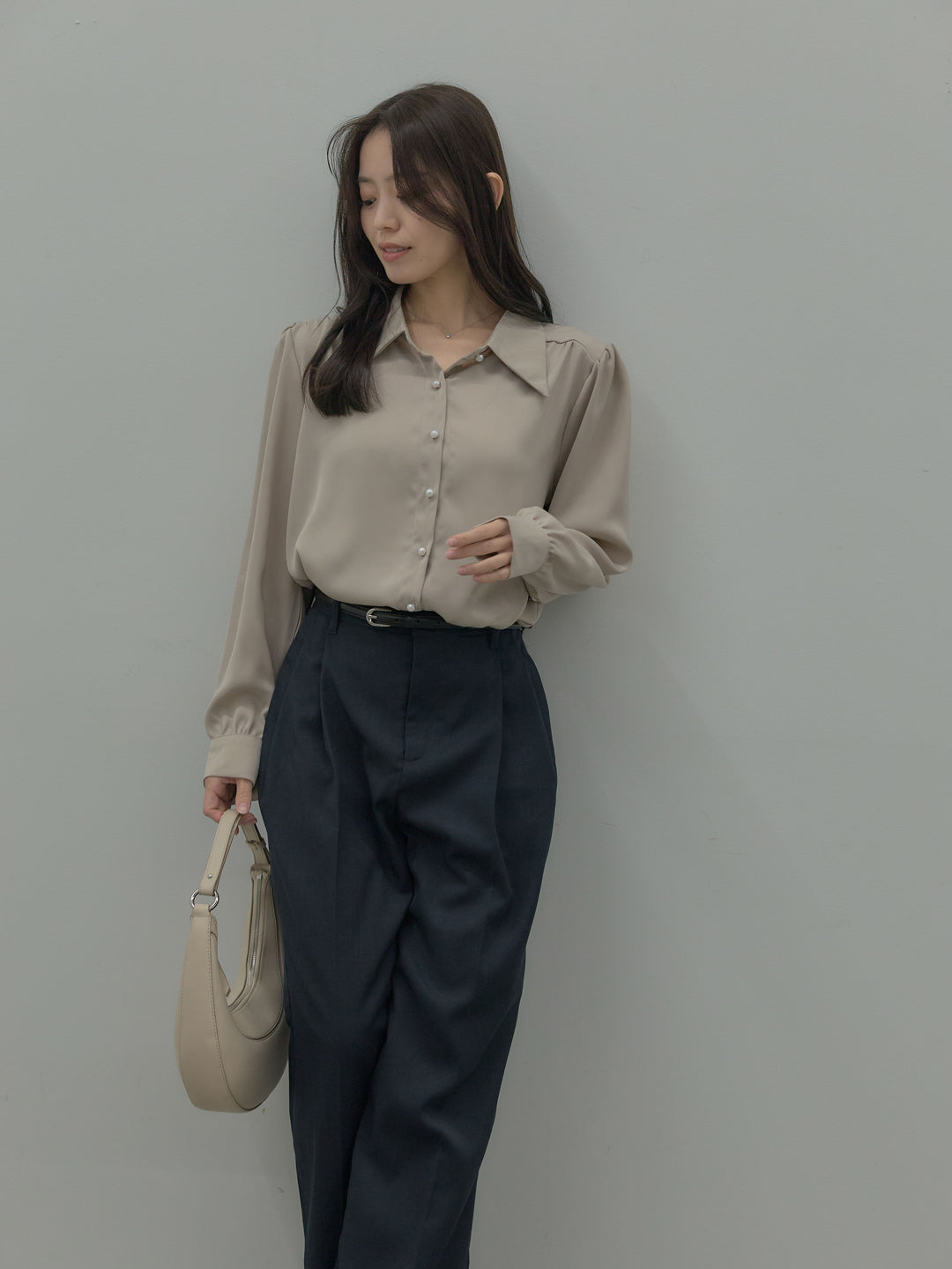 【SET】パールボタンサテンシャツ+ タックワイドパンツ(2set)