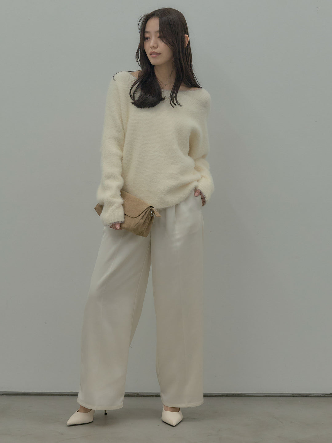 【SET】ラウンドネックシャギーニットトップス+【Essential】センタープレスサテンパンツ(2set)