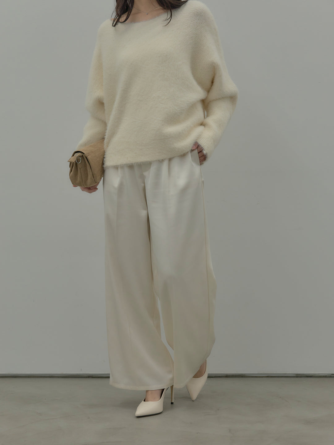 【Essential】センタープレスサテンパンツ