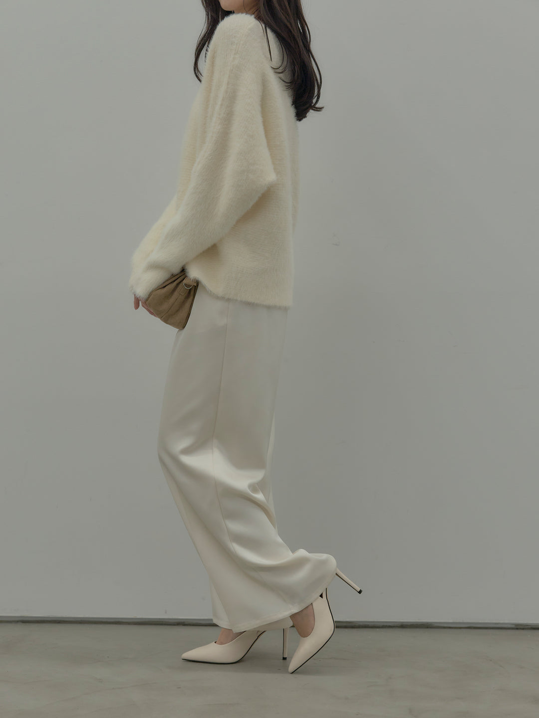 【Essential】センタープレスサテンパンツ