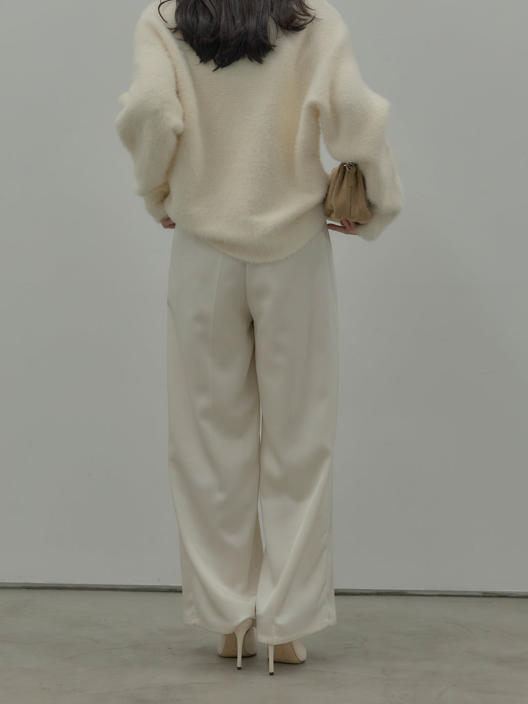 【Essential】センタープレスサテンパンツ