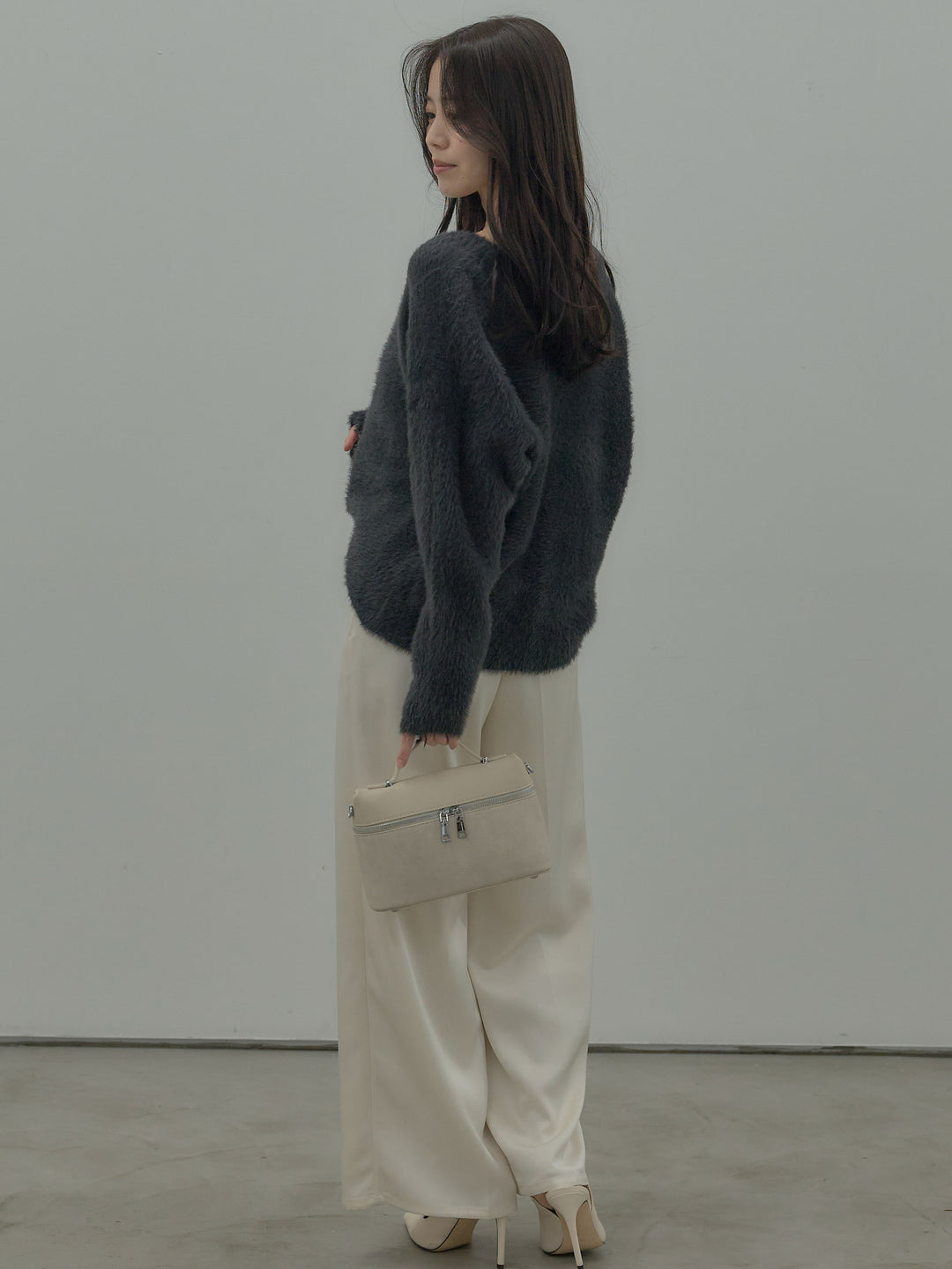 ラウンドネックシャギーニットトップス