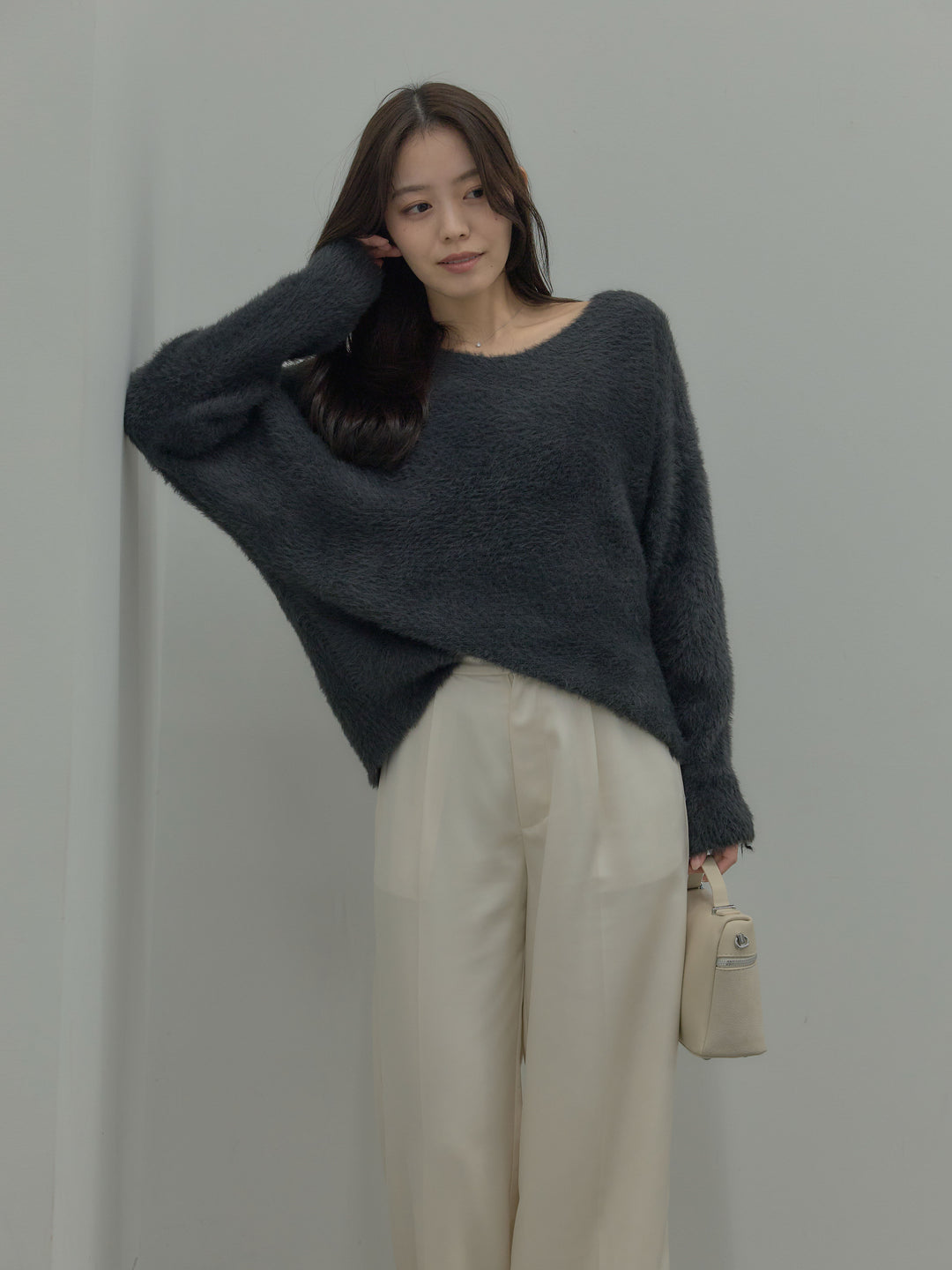 ラウンドネックシャギーニットトップス