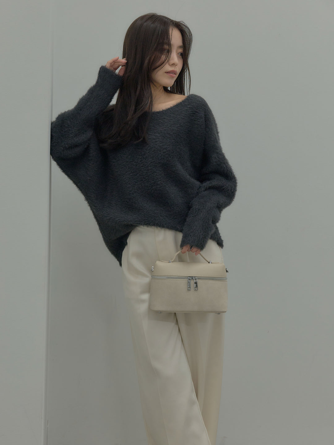 ラウンドネックシャギーニットトップス