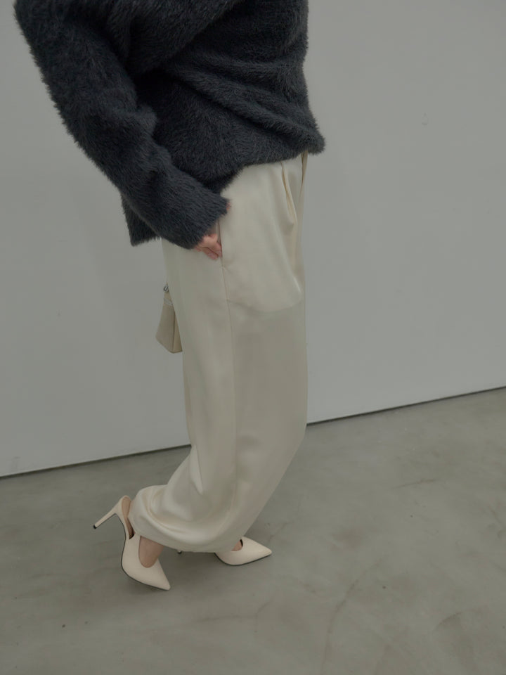 【Essential】センタープレスサテンパンツ