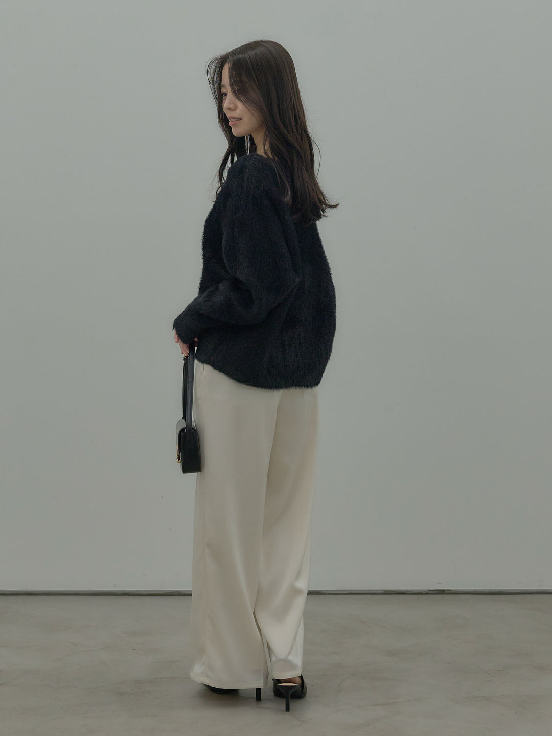 ラウンドネックシャギーニットトップス