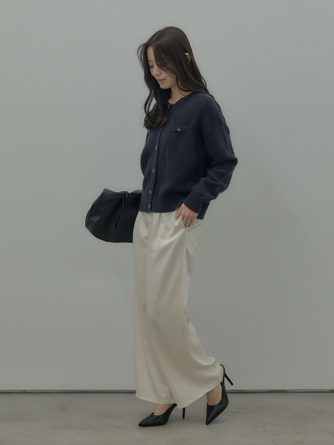 ゴールドボタンニットカーディガン