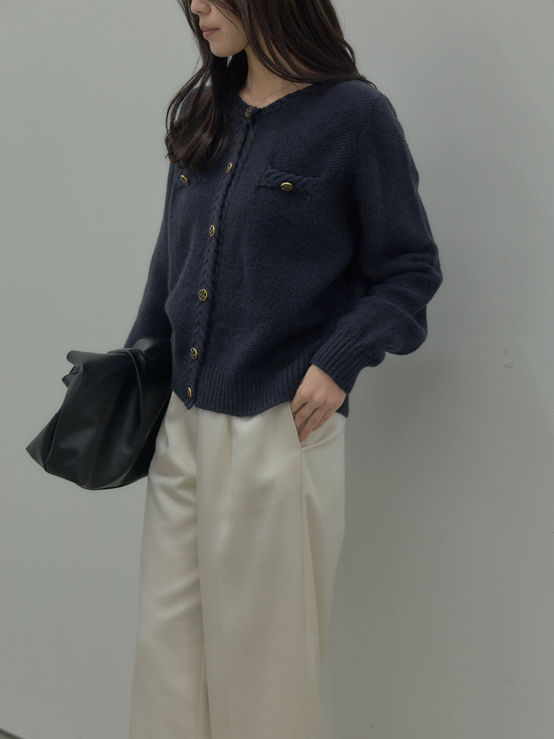 ゴールドボタンニットカーディガン