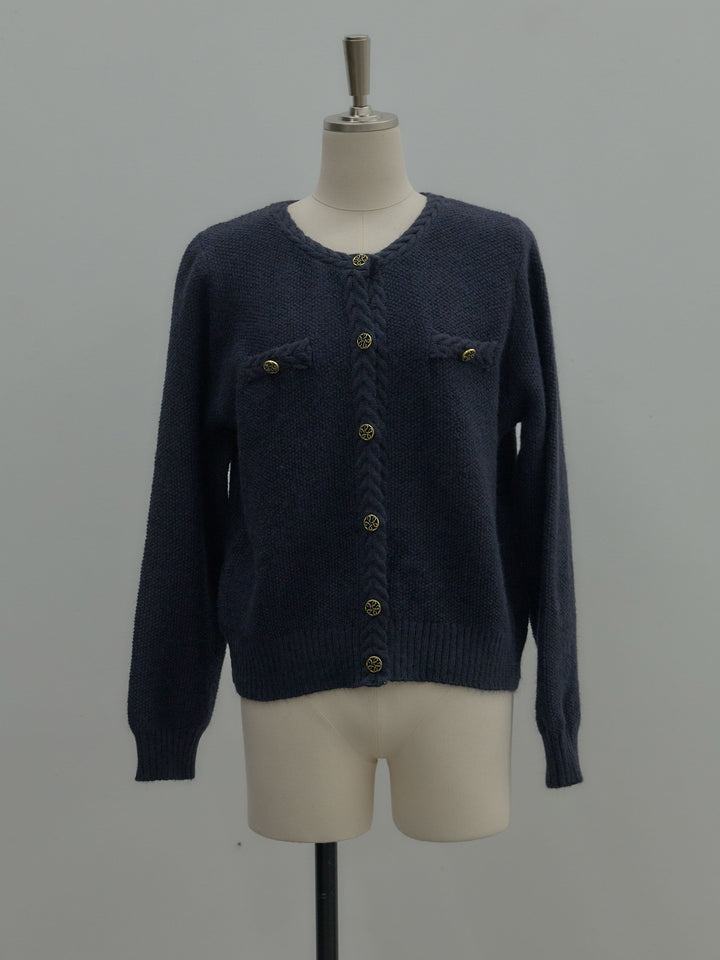 ゴールドボタンニットカーディガン