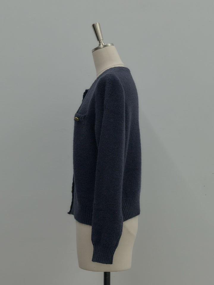 ゴールドボタンニットカーディガン