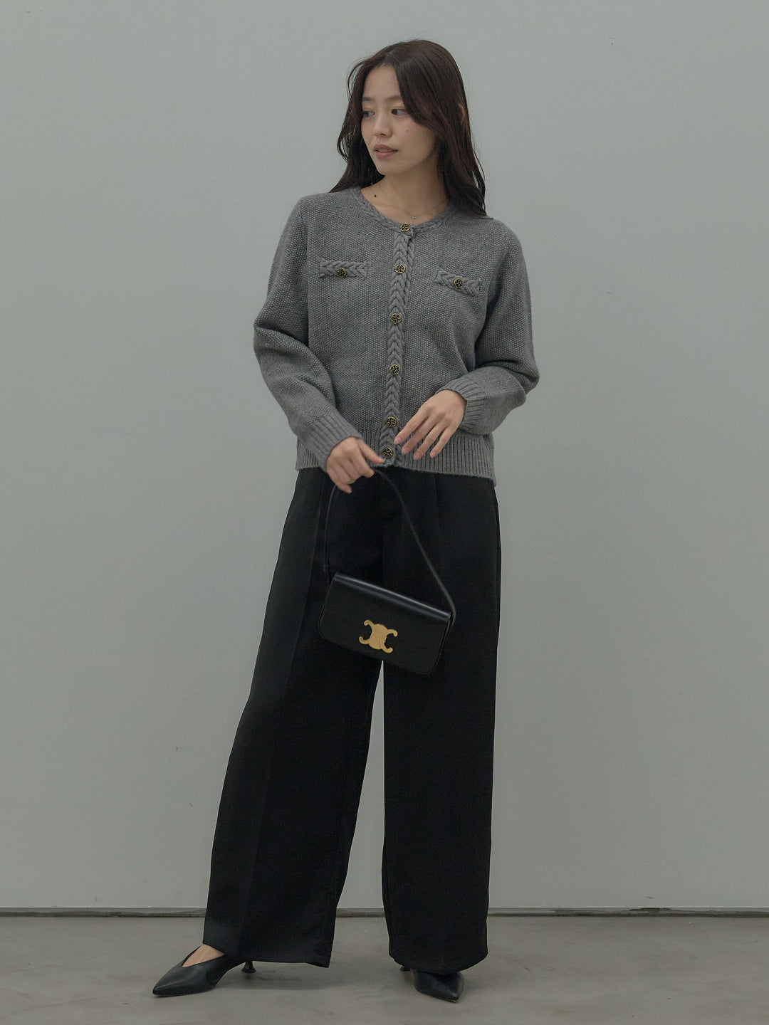 【SET】ゴールドボタンニットカーディガン+【Essential】センタープレスサテンパンツ(2set)