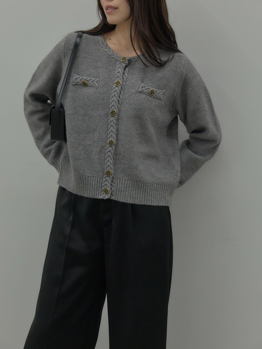 【SET】ゴールドボタンニットカーディガン+【Essential】センタープレスサテンパンツ(2set)