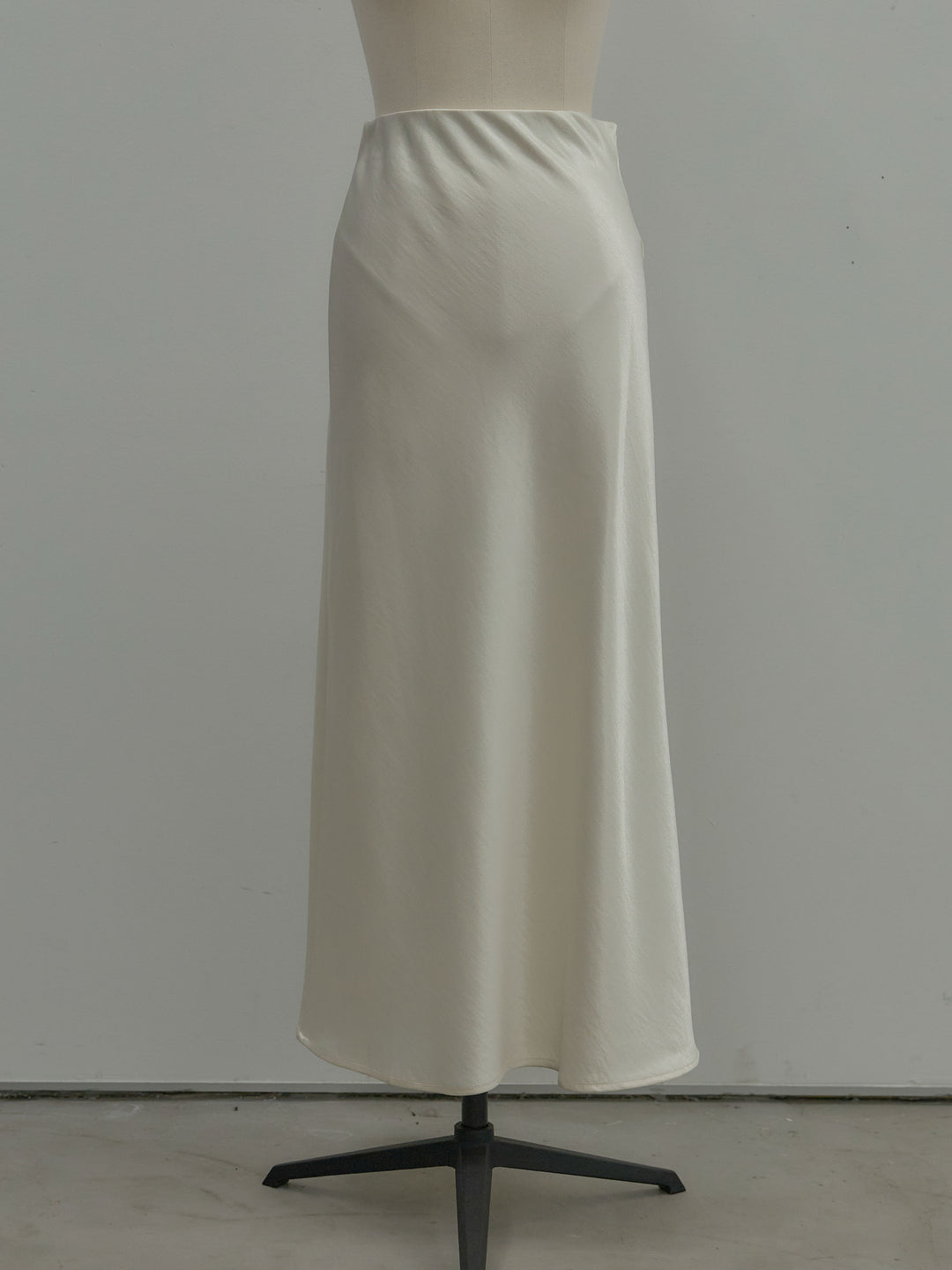 リュクスAラインサテンスカート