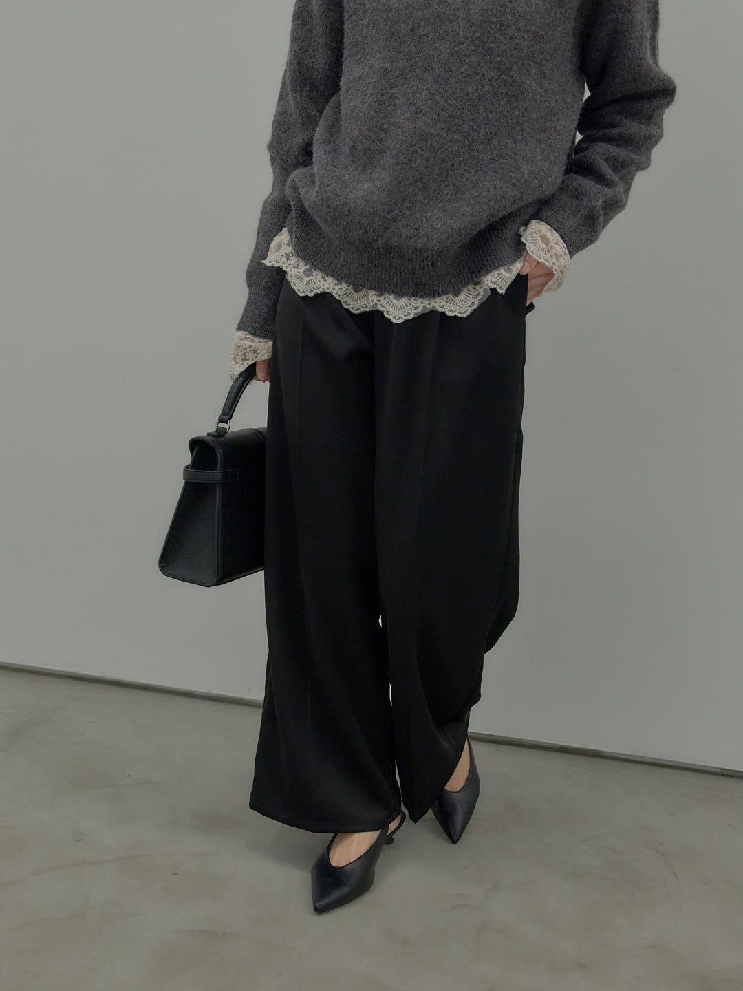 【Essential】センタープレスサテンパンツ