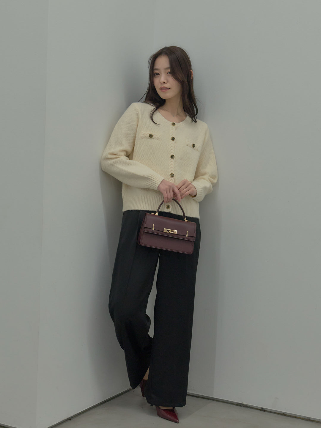 【SET】ゴールドボタンニットカーディガン+【Essential】センタープレスサテンパンツ(2set)