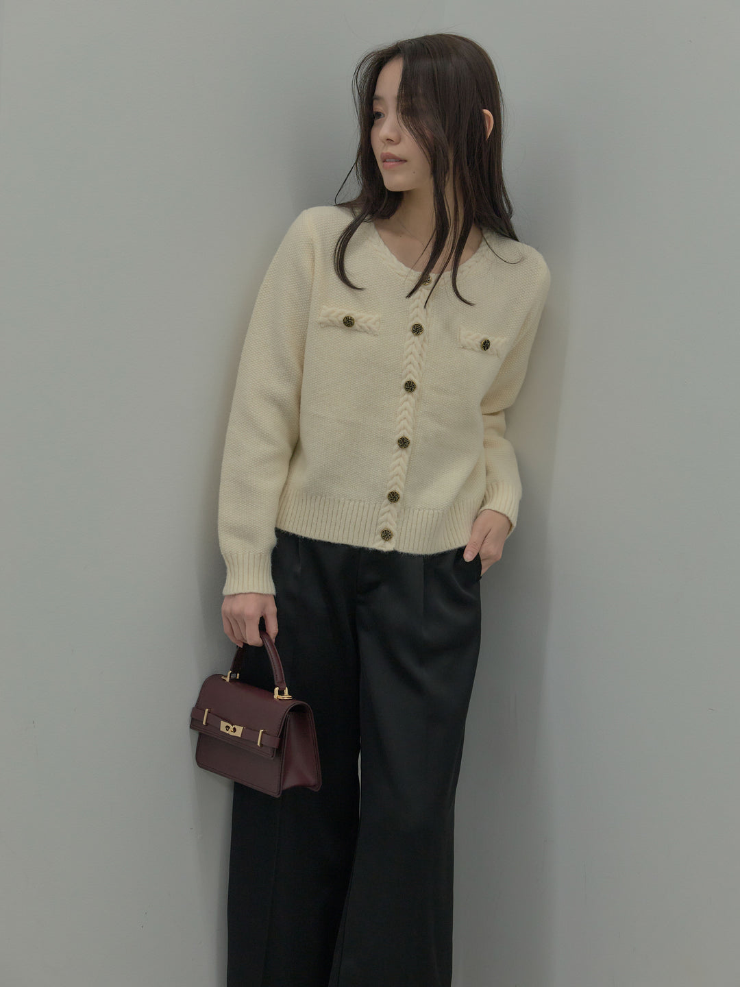 【SET】ゴールドボタンニットカーディガン+【Essential】センタープレスサテンパンツ(2set)