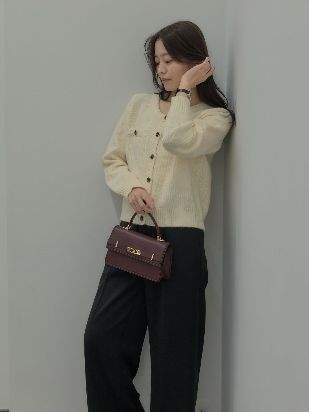 【SET】ゴールドボタンニットカーディガン+【Essential】センタープレスサテンパンツ(2set)