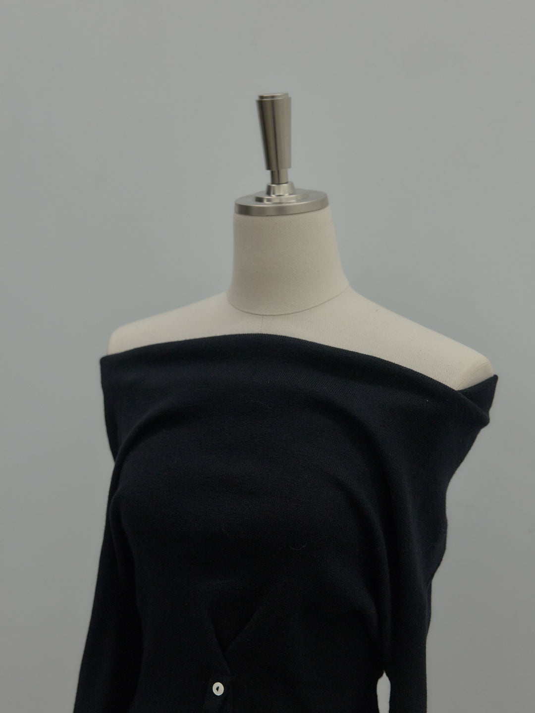 ドレープボタンデザインニットトップス