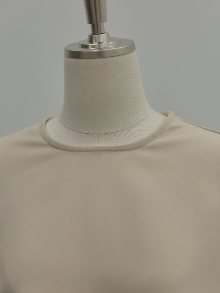 ラウンドネックベルスリーブペプラムブラウス