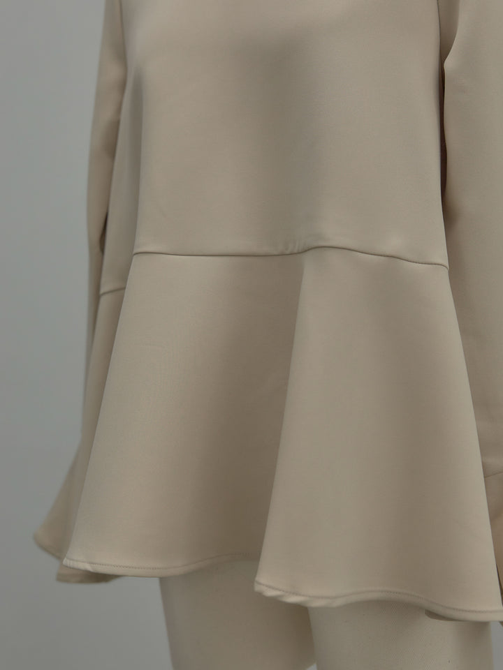 ラウンドネックベルスリーブペプラムブラウス