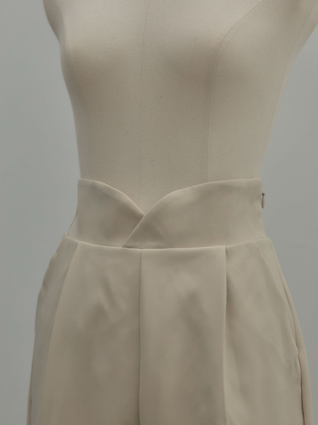 ハイウエストデザインパンツ