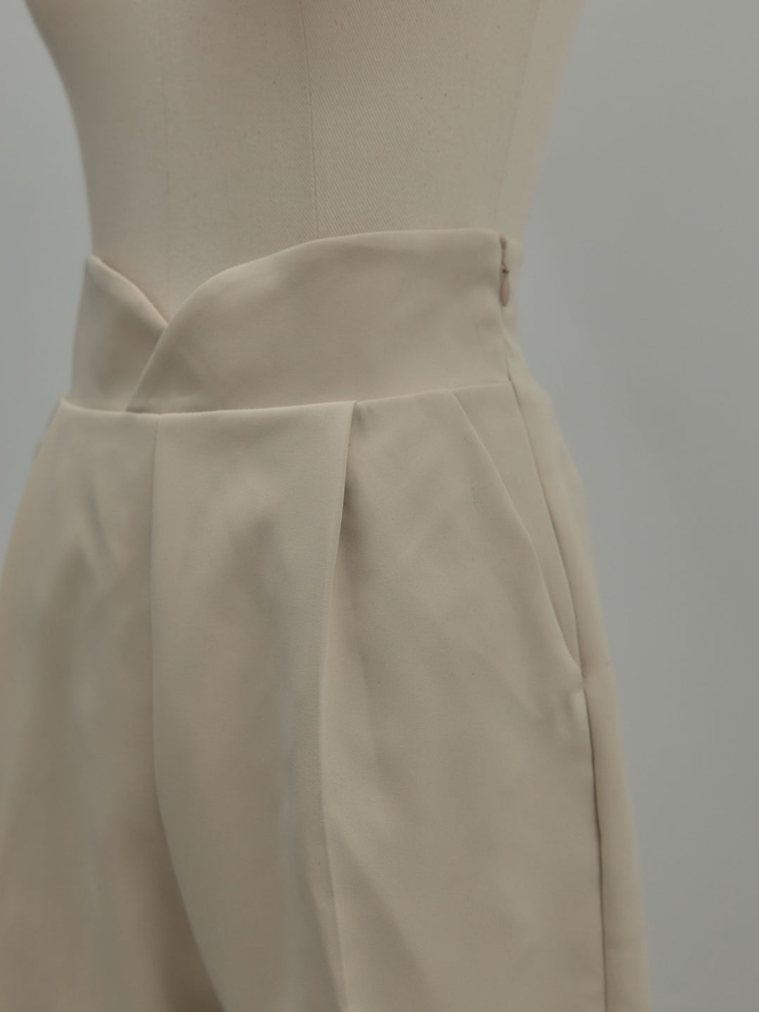 ハイウエストデザインパンツ