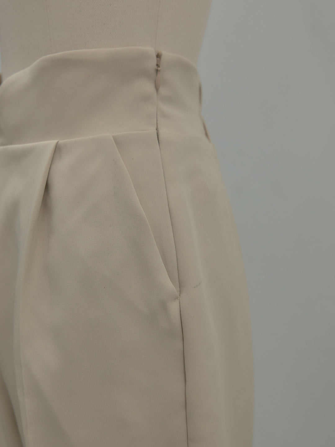 ハイウエストデザインパンツ