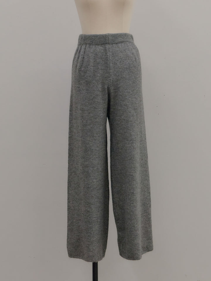 ペプラムニットトップス&パンツSET UP