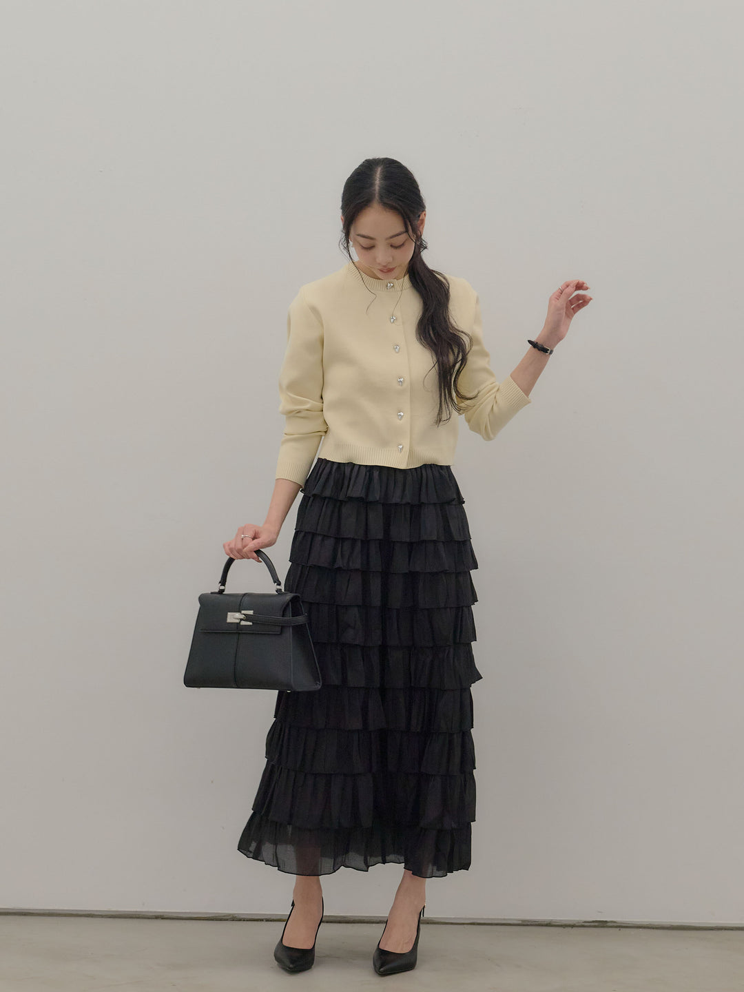 【SET】シルバーボタンコンパクトニットカーディガン+バイカラーフリルチュールスカート(2set)