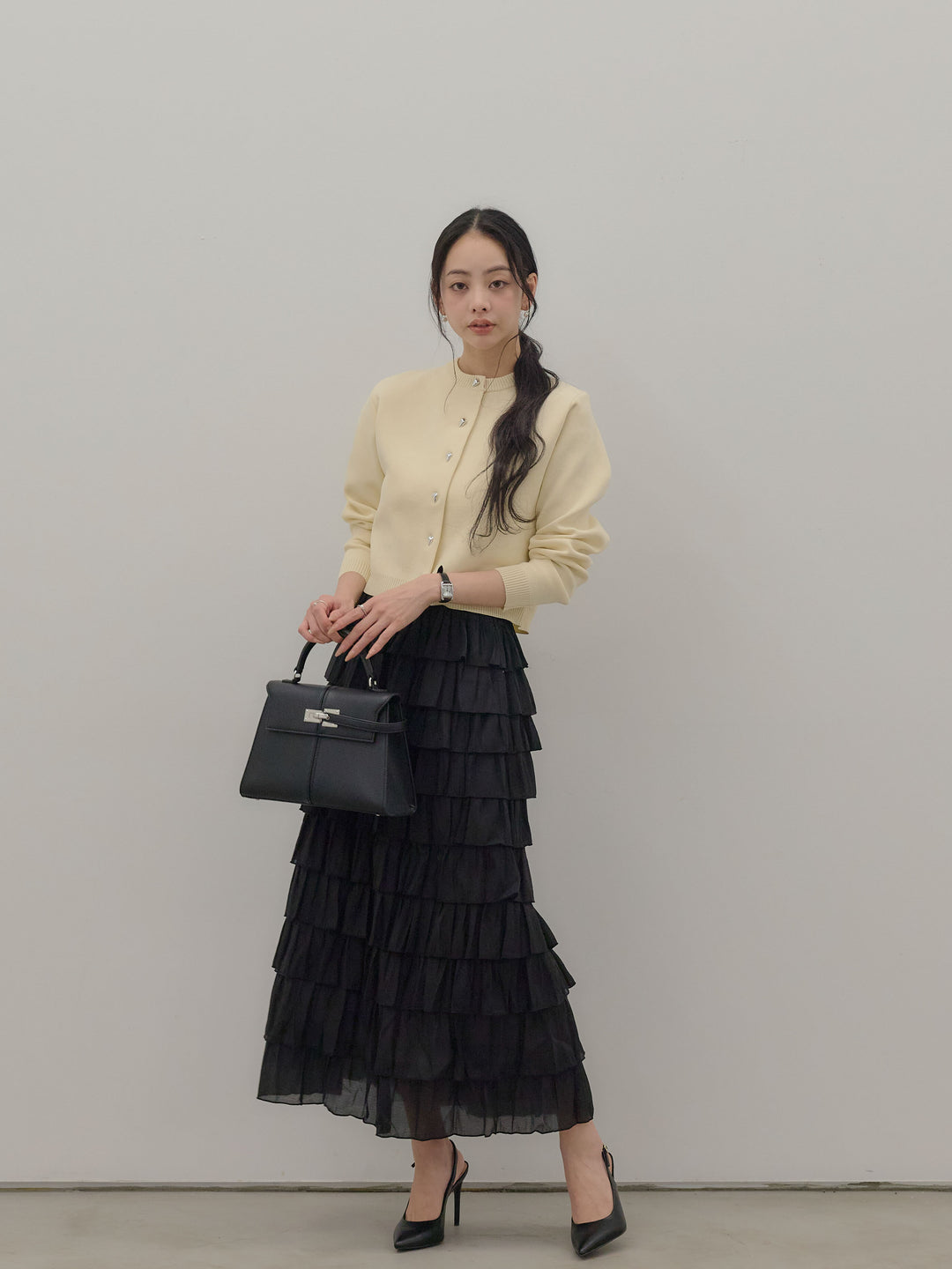 【SET】シルバーボタンコンパクトニットカーディガン+バイカラーフリルチュールスカート(2set)