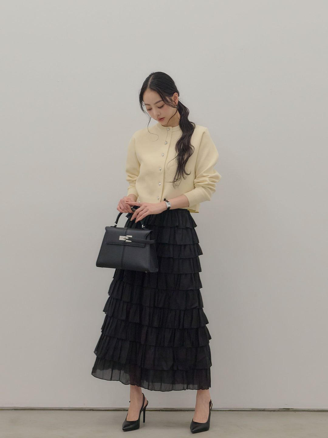 【SET】シルバーボタンコンパクトニットカーディガン+バイカラーフリルチュールスカート(2set)