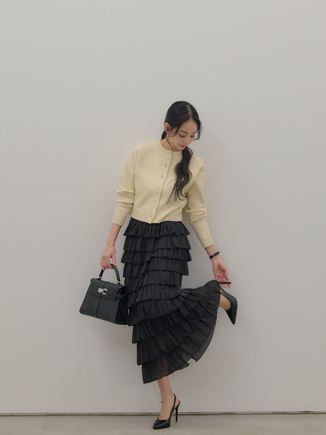 【SET】シルバーボタンコンパクトニットカーディガン+バイカラーフリルチュールスカート(2set)