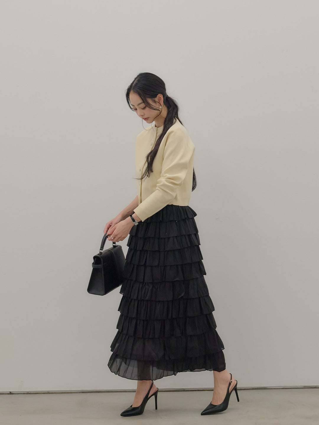 【SET】シルバーボタンコンパクトニットカーディガン+バイカラーフリルチュールスカート(2set)