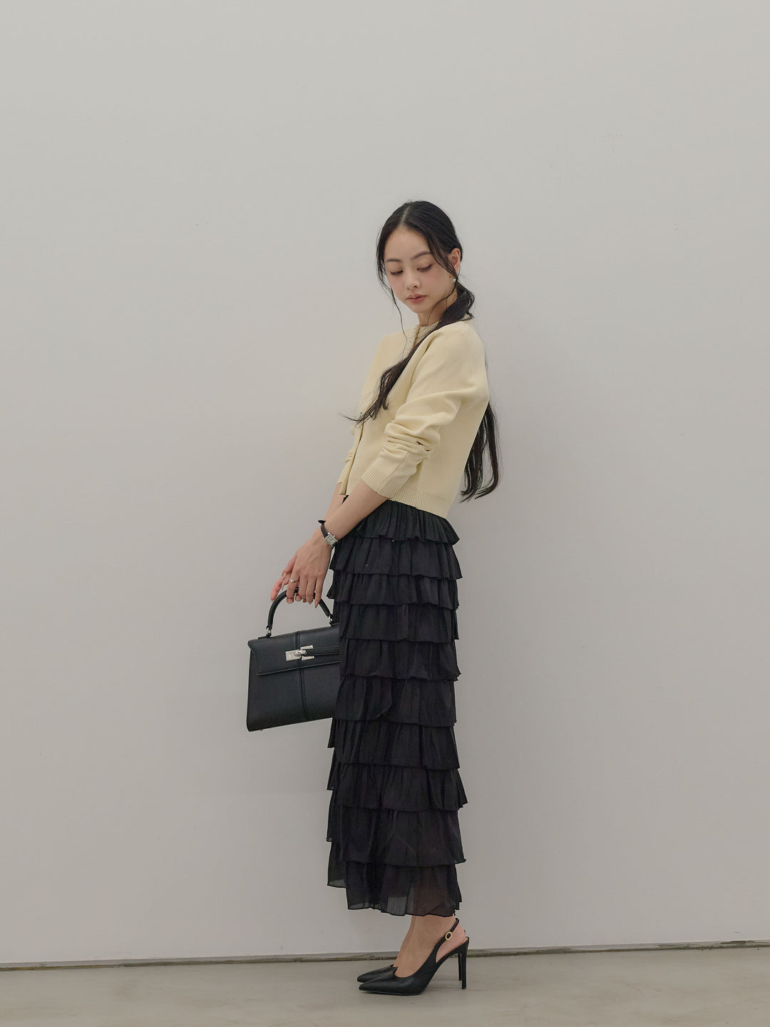 シルバーボタンコンパクトニットカーディガン