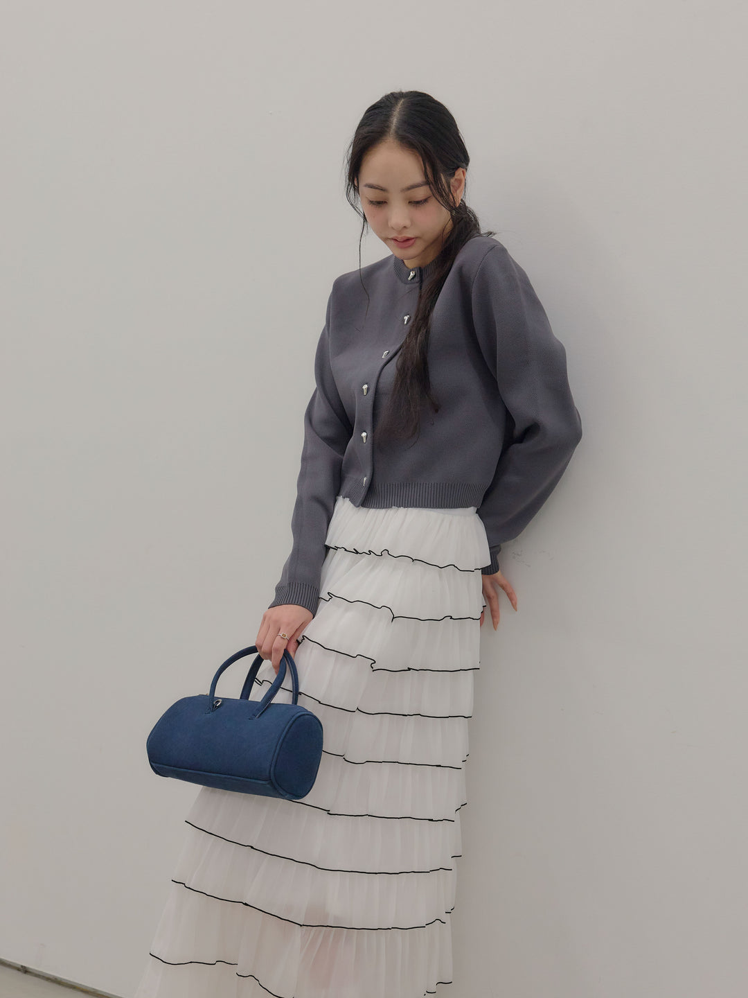 【SET】シルバーボタンコンパクトニットカーディガン+バイカラーフリルチュールスカート(2set)