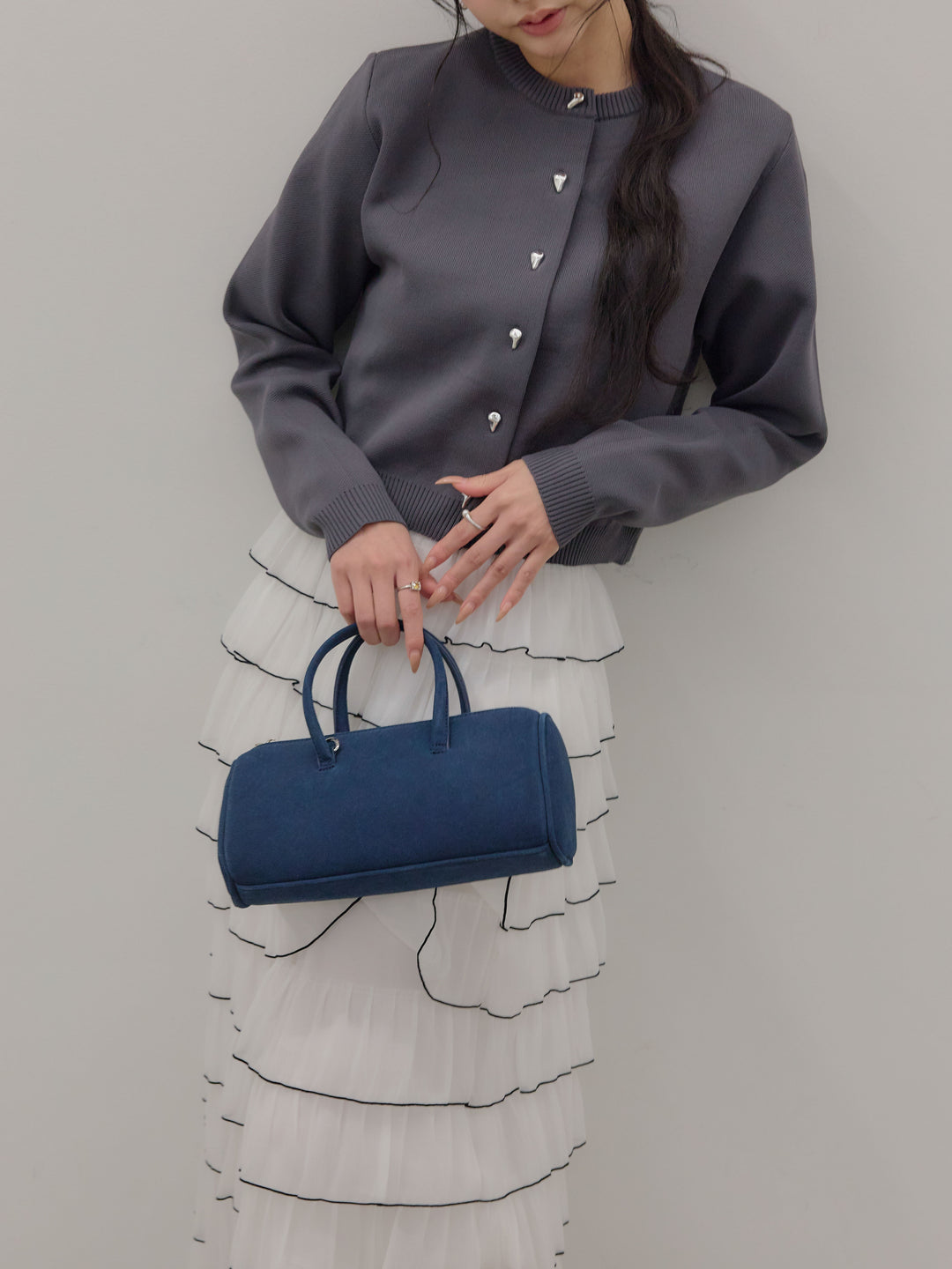 シルバーボタンコンパクトニットカーディガン