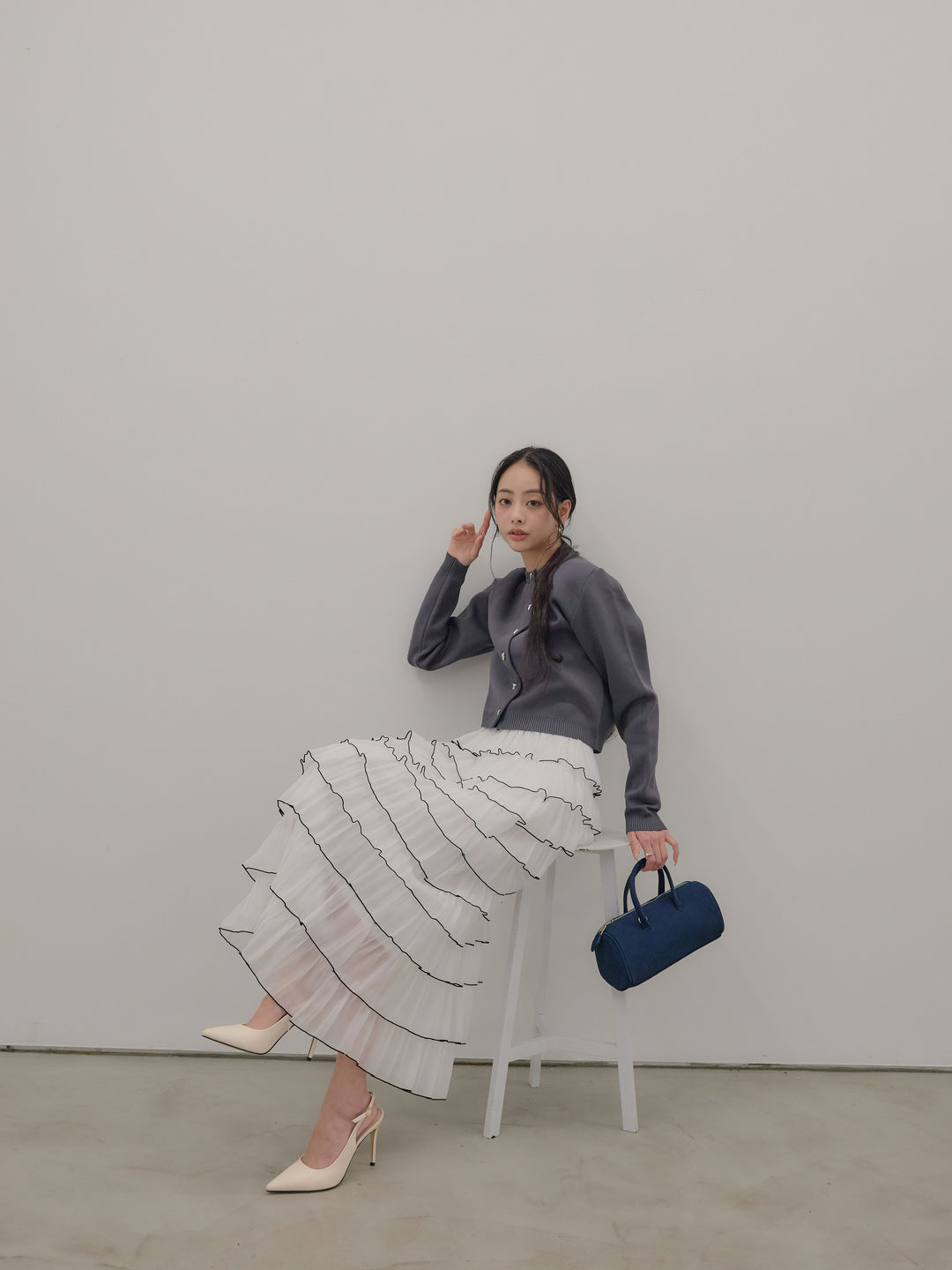 【SET】シルバーボタンコンパクトニットカーディガン+バイカラーフリルチュールスカート(2set)